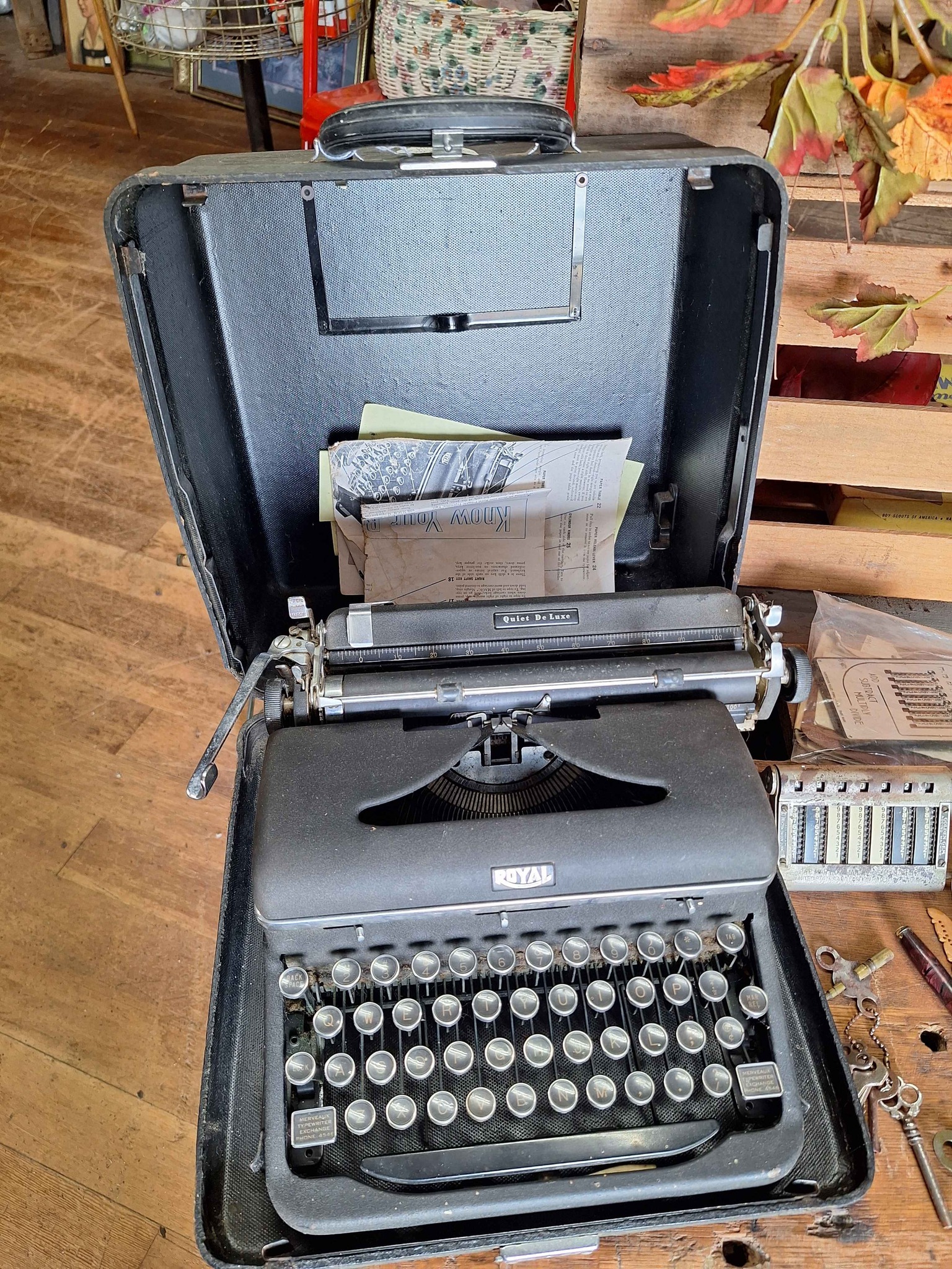 Vintage Royal portable typewriter in original case. Quiet Deluxe