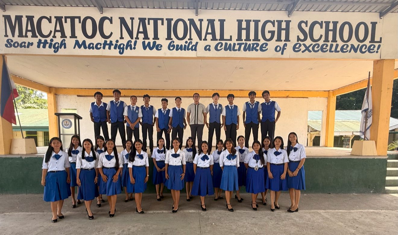Rowell Ferrer - Grade11Plato-HUMSS 🥰👏👏👏🫶 Complete Uniform... | Facebook