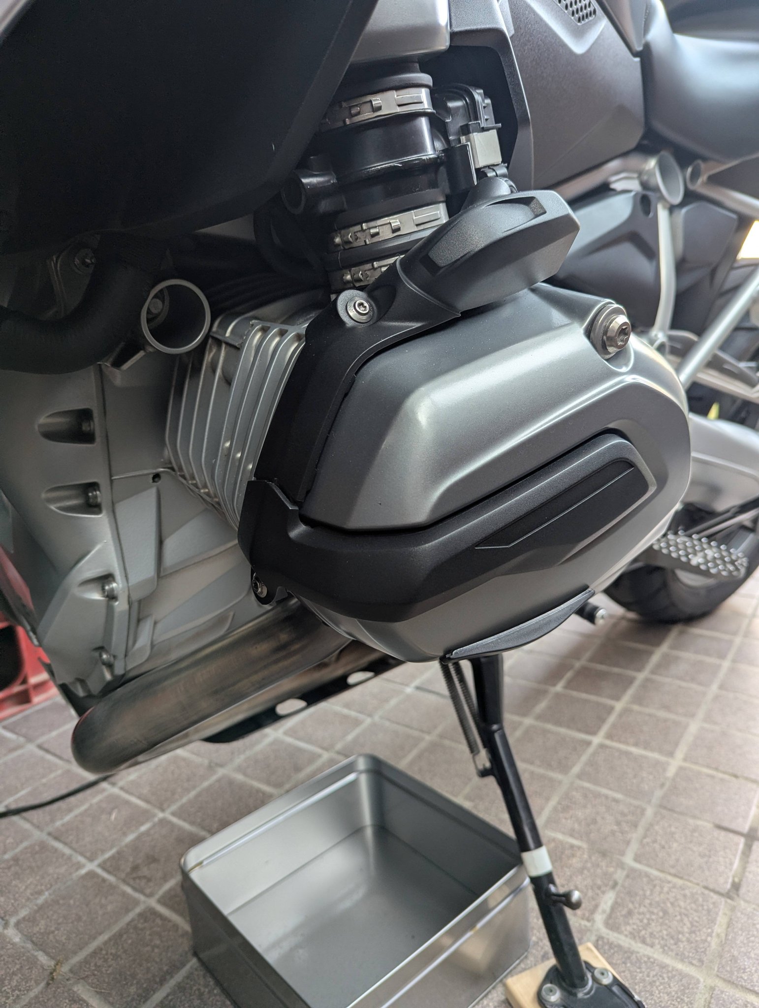 1200GS 56000キロ、中古車を購入しました。ディーラーでは新品ブロック 