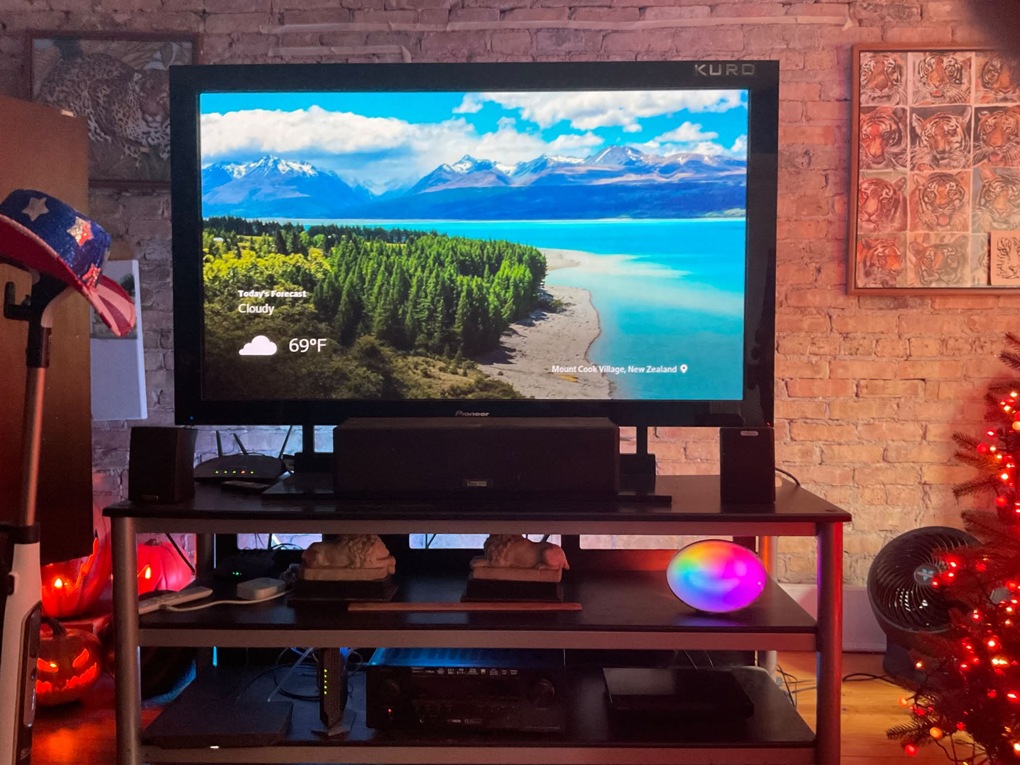 Introduction to Plasma TVs with a Free 720P Pioneer Kuro