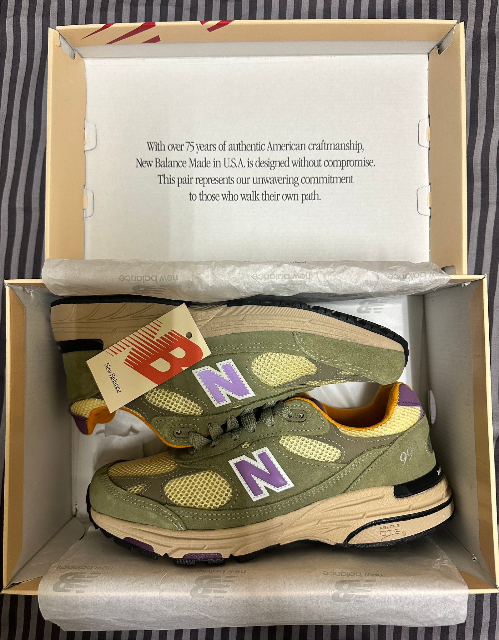 目的】：現貨出售** **【商品】：kith x new balance 993 ** **【尺寸 
