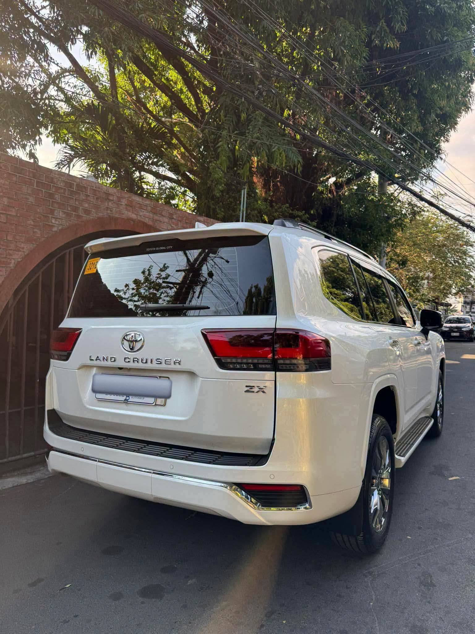 2025 Toyota Landcruiser LC300 Zx Matic Diesel Mileage 3tkm Like
