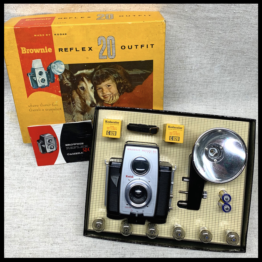 SOLD ❤️ FOR SALE! 1959 KODAK “BROWNIE REFLEX 20 OUTFIT” is NEW