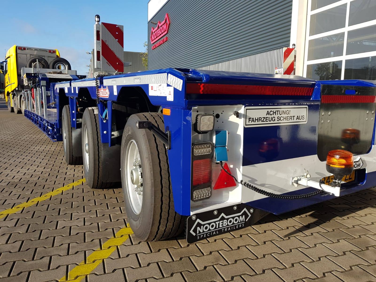New delivery of this magnificent 2-axle EURO-PX low loader to our
