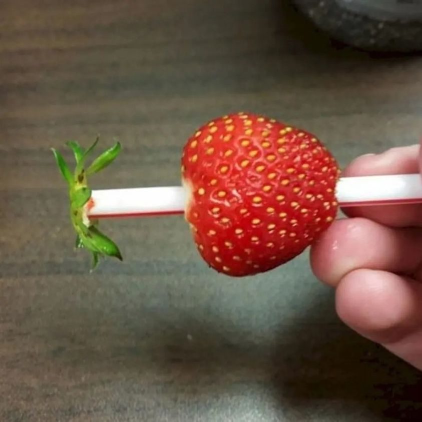 Ensemble 2 Pièces Fraise : Équeuteuse & Trancheuse Fraises - Outil Cuisine Pratique En Inox & Plastique