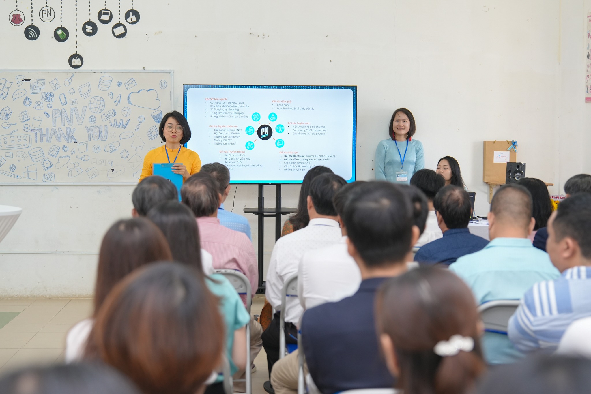 Dev Plus - [Góc tin tức 📢] DevPlus Tham Dự Sự Kiện Tri Ân... | Facebook