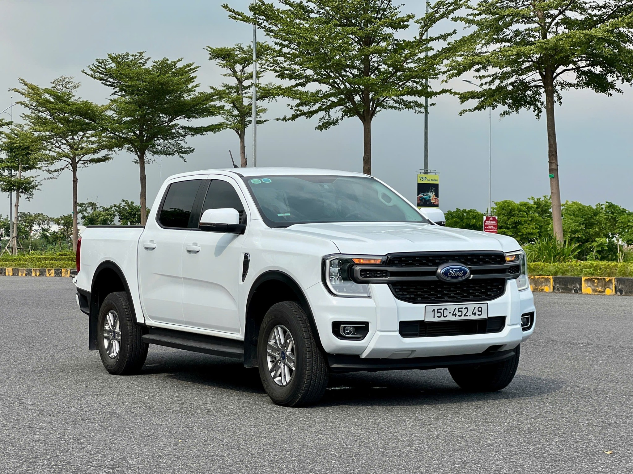 HỘI XE BÁN TẢI FORD RANGER | Ford ranger XLS sx2024 odo 1v7 km - 1 chủ ...