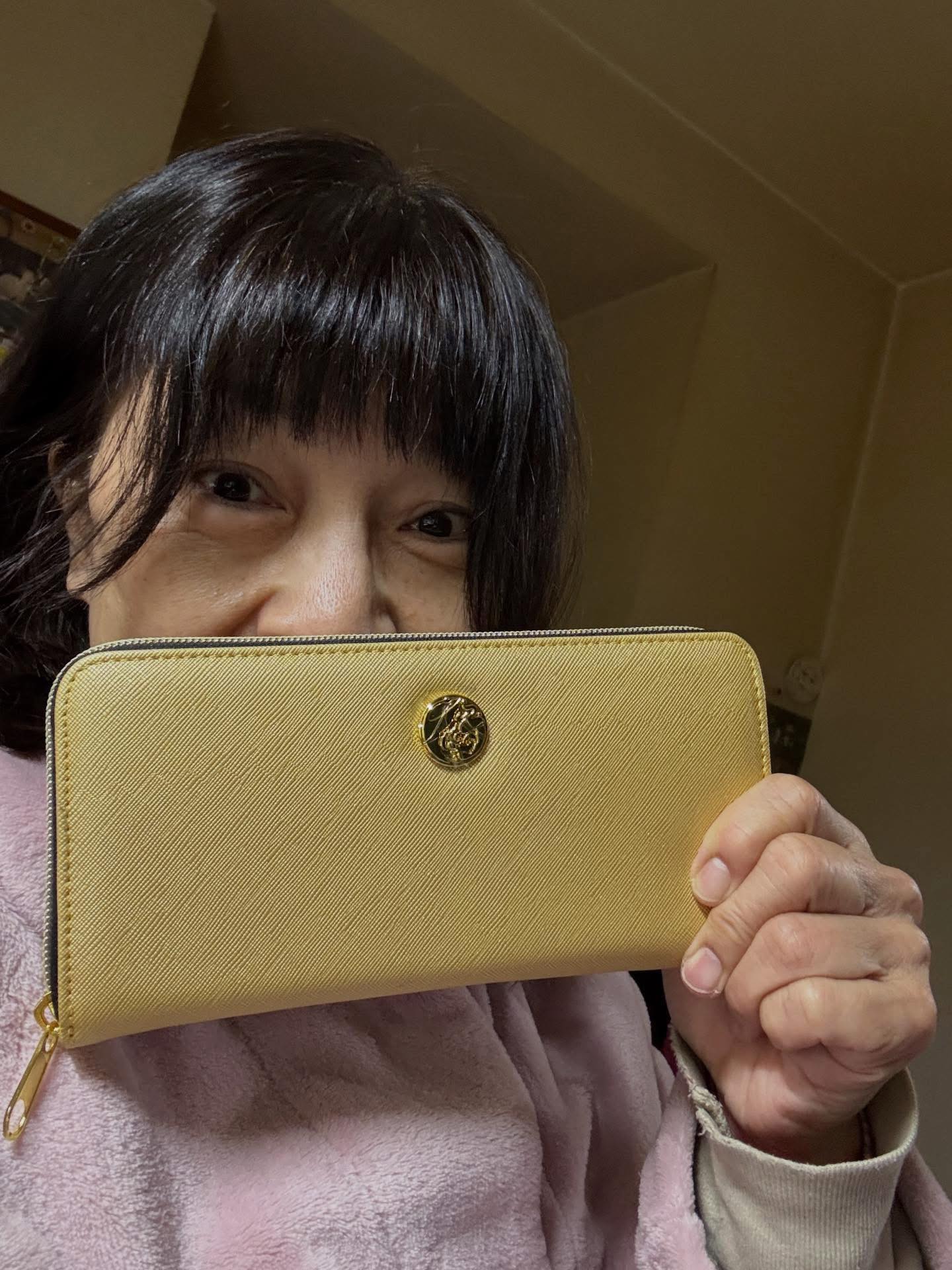 大好きな めるもさんが、弊社10周年記念で発売している財布をご購入