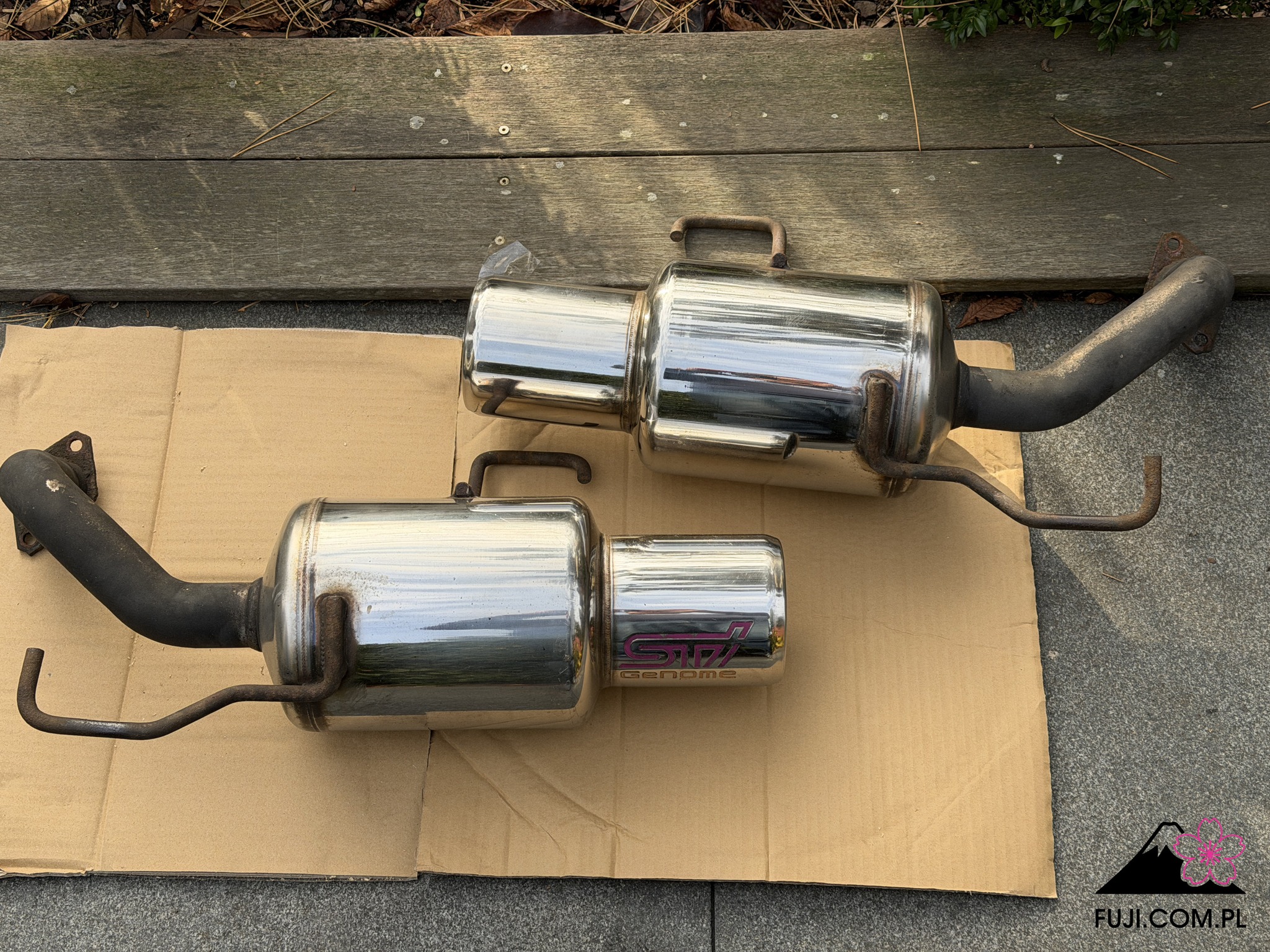 GeNOME STi Rear Mufflers for Legacy IV BL BP As always scratched a 