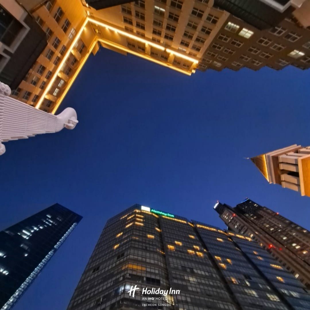#오늘의 #호텔외관 화려한 파노라믹 전망, 깔끔한... - Holiday Inn Incheon Songdo