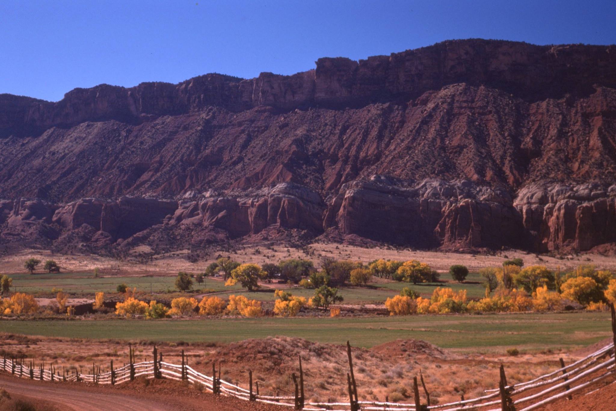 FW1×10 Castle Valley, Utah, near Moab, Pace Ranch, October 1964. Photo by