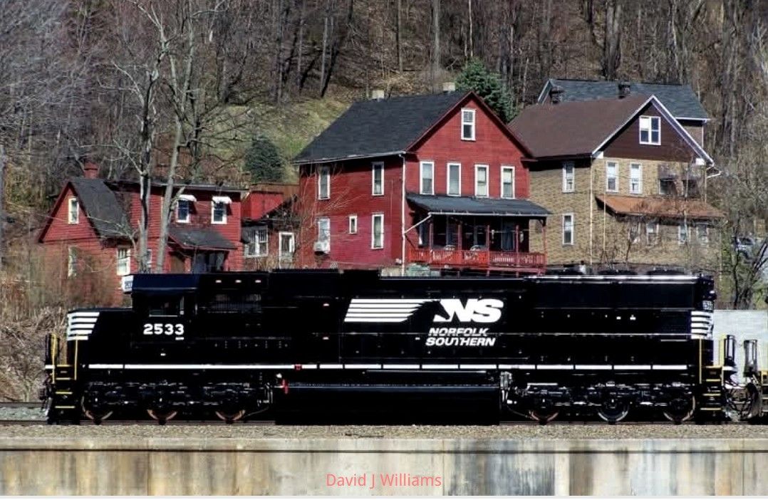 Surprise surprise, NS SD70ACe in D&H paint at Altoona Pa.