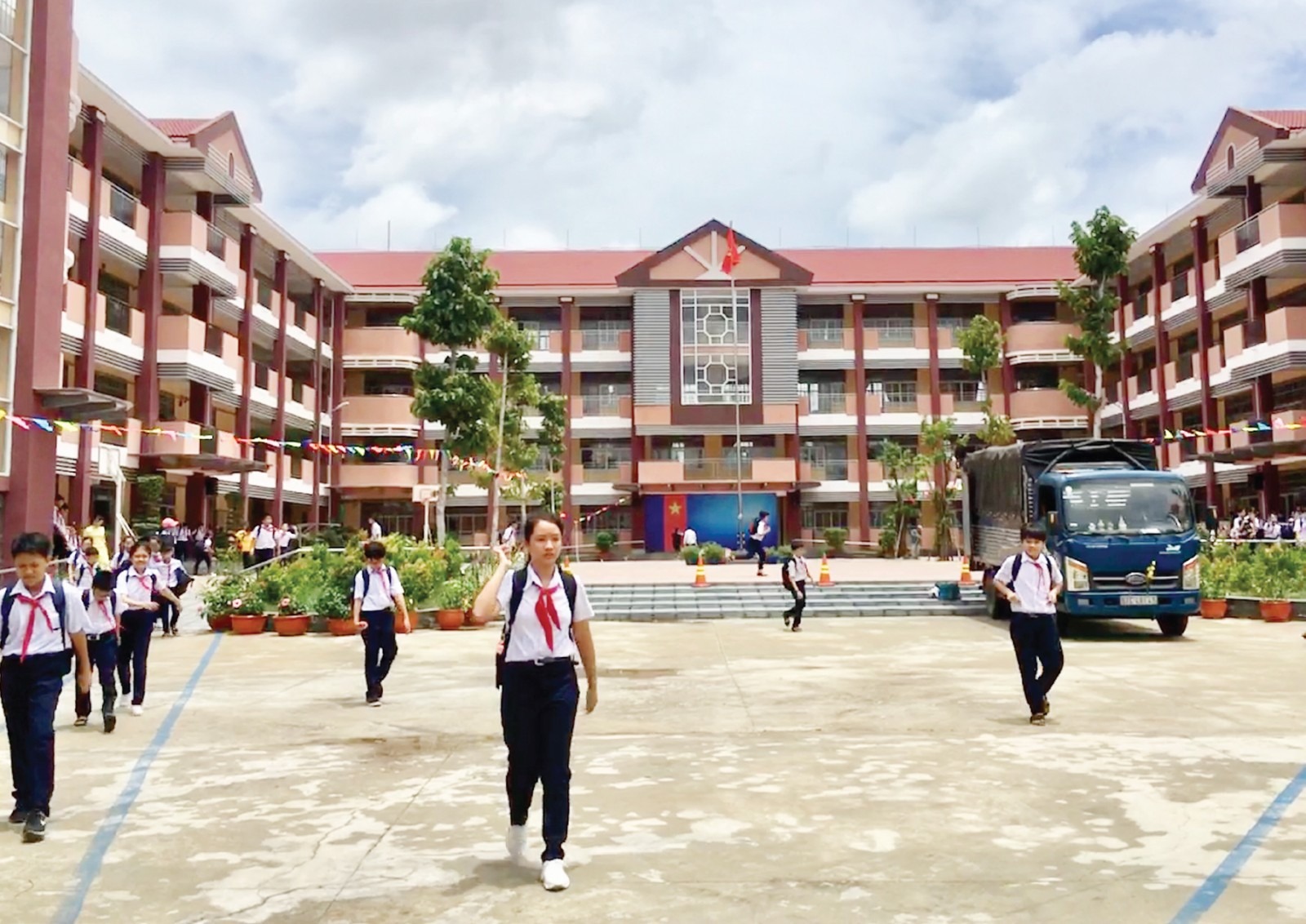 Vui Cùng THCS NTMK | Facebook