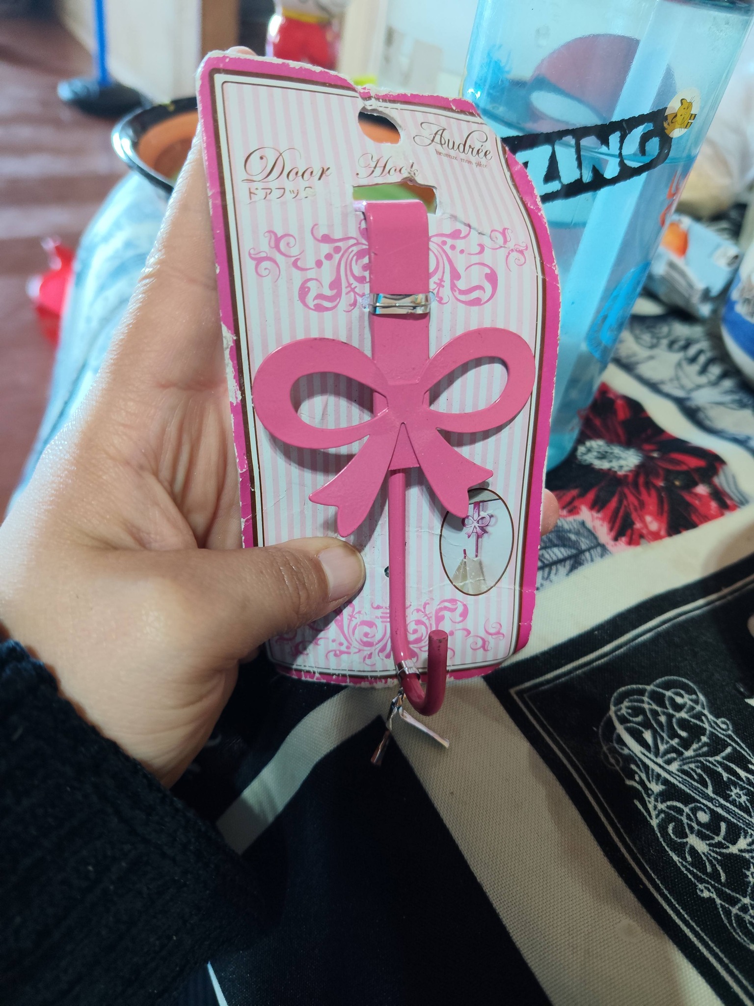 Percheros $1.000 Cada uno Door car ドアフック Aunho Hoo אלי Audrée