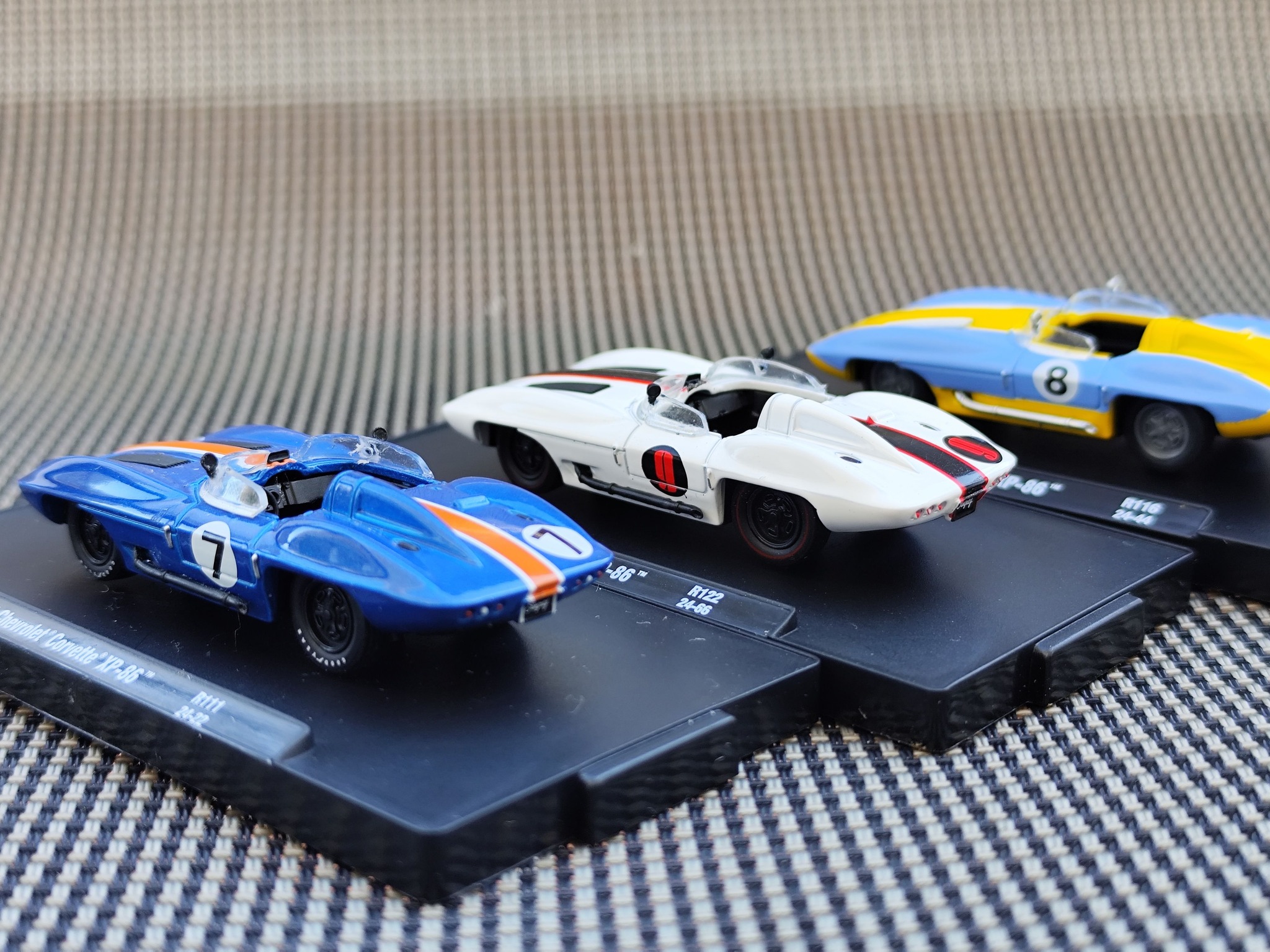 Show us your 1959 Corvette XP-SS. 8 86 FRe AAT 의니 R110 SLAE