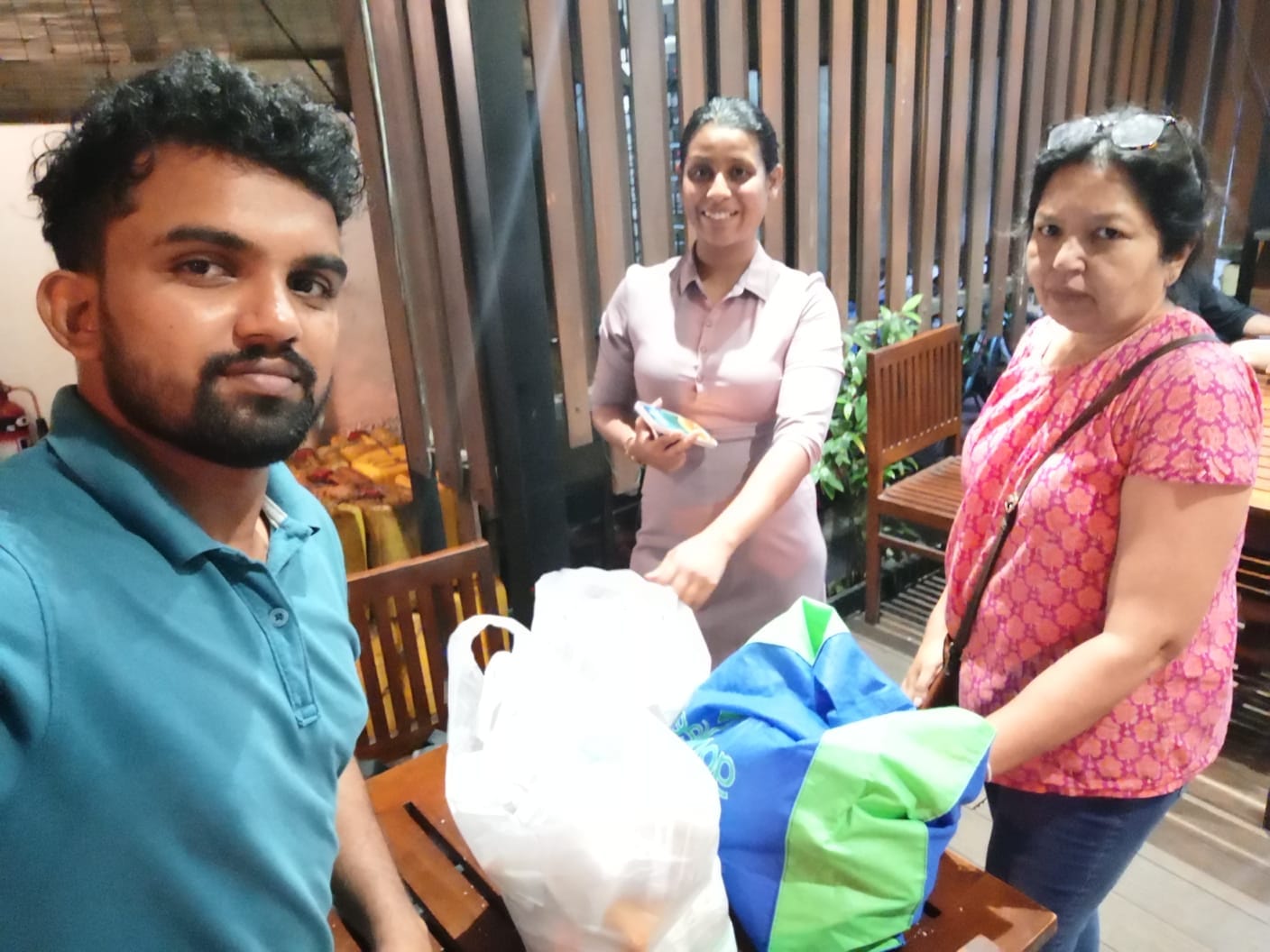 Robin Hood Army - Our #Colombo robins collected surplus... | Facebook