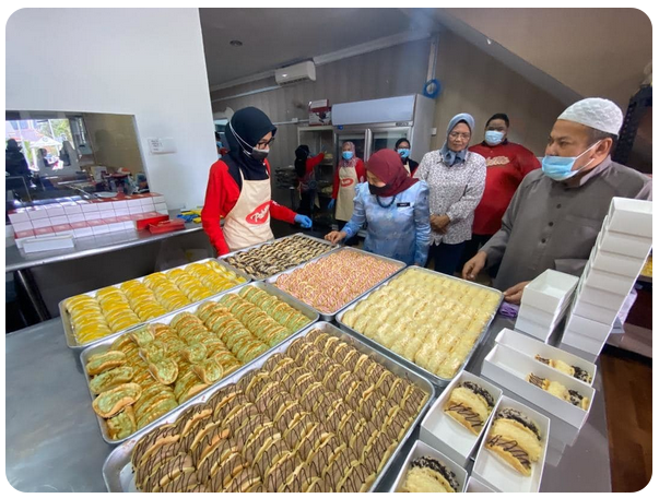 Bisnes Makanan Viral Dalam Tempoh 3 Bulan Selepas Uncle Lancarkan Jenama Produk Makanan Dessert Uncle Jualan Meroket Mencecah Rm1 Juta Ringgit Uncle Sendiri Tak Percaya Uncle Berjaya Peroleh Jualan Sebegitu Tinggi
