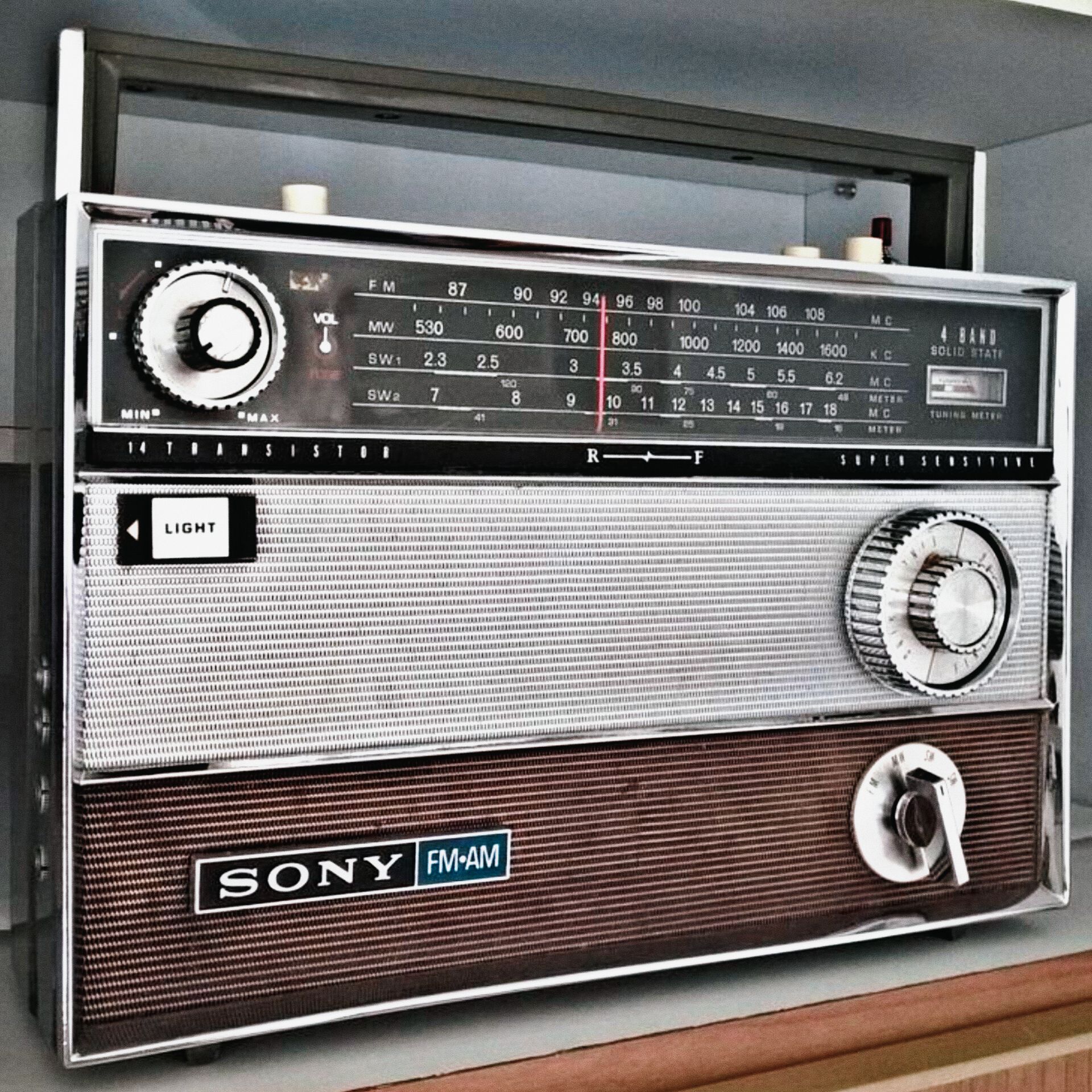 Sony 4-band solid-state transistor radio.