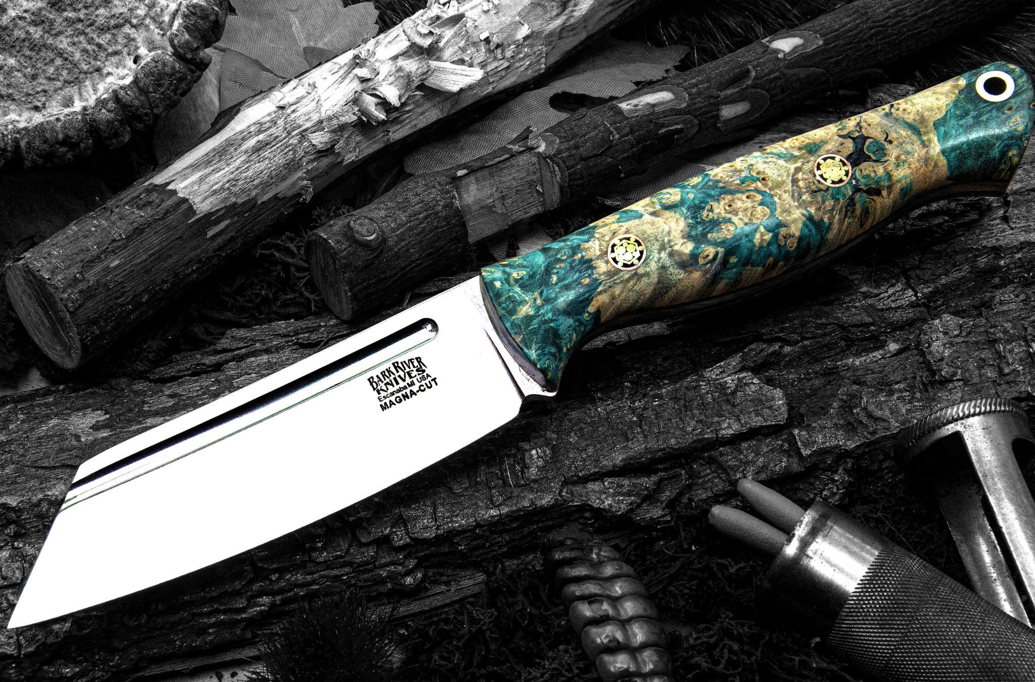 Bark River Taskmaster knife features