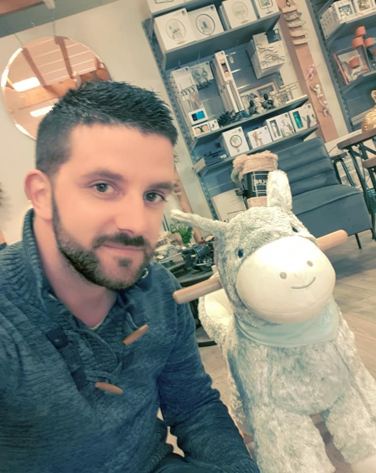 Hoogy's Déco - Je crois que j'ai oublier de vous présenter... | Facebook