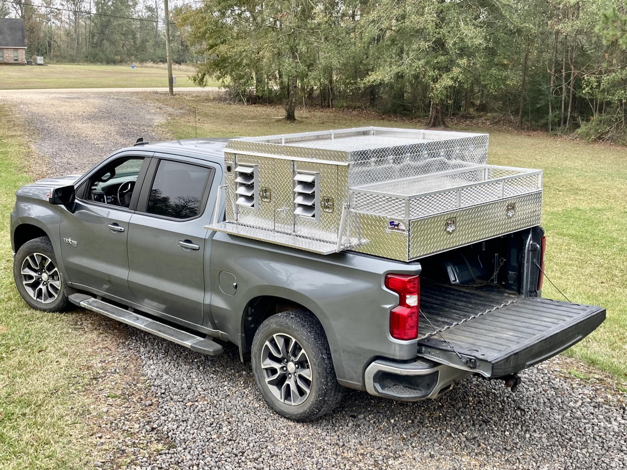 Old South Dog Boxes - Topper. Dog Topper, 4 big bays , Louvered doors ...