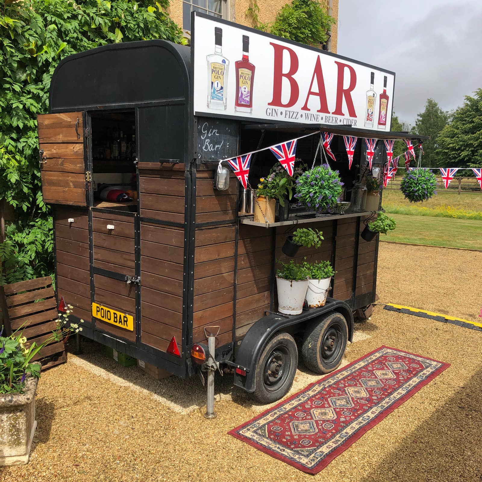 Ruby's Birdlip - 🍕 Our stablemates British Polo Gin will...