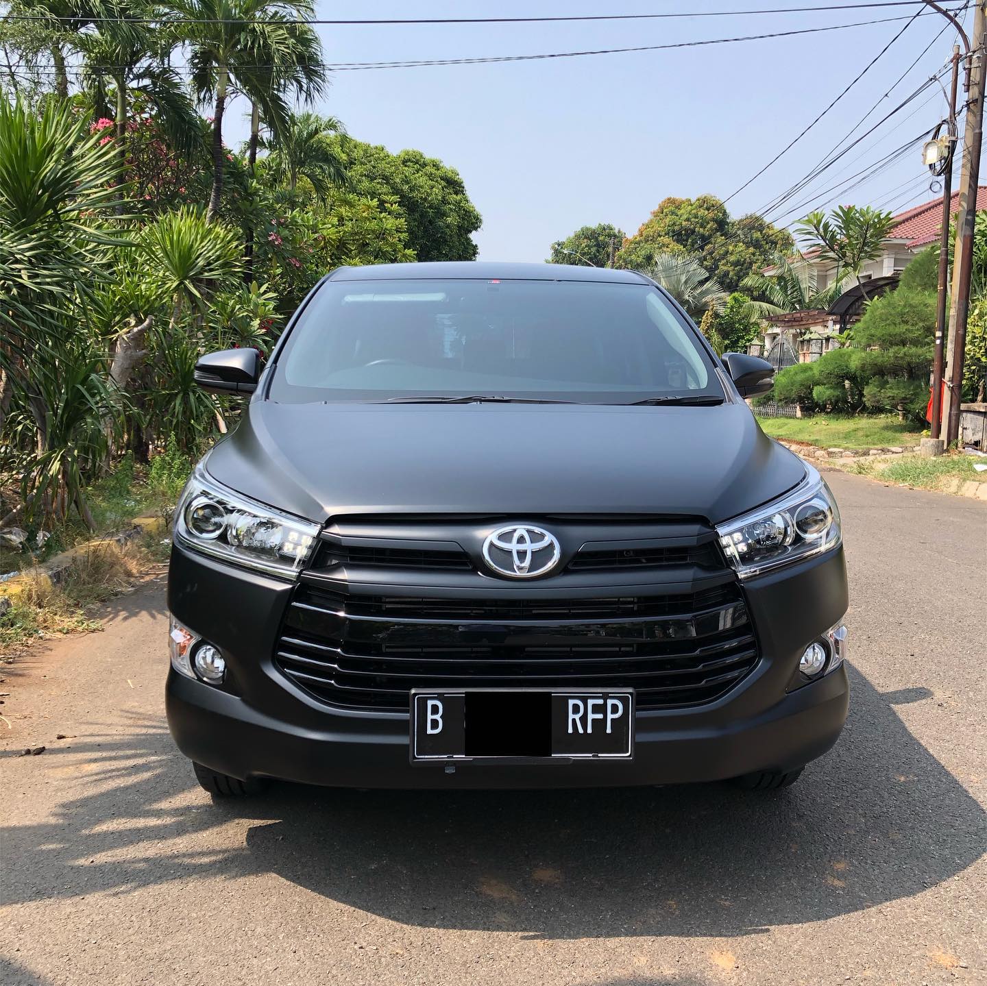 Innova Black