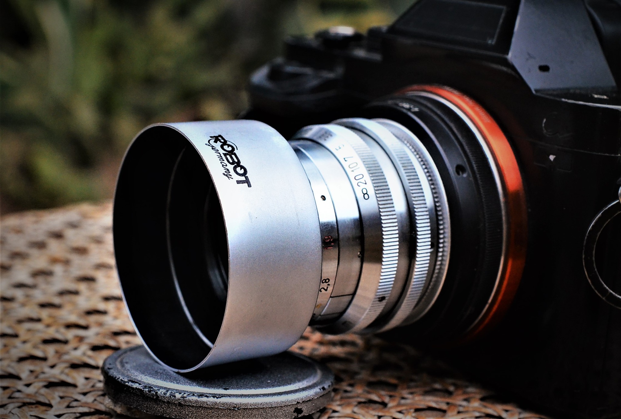 Testing Robot Xenon 40mm f/1.9 lens on A7