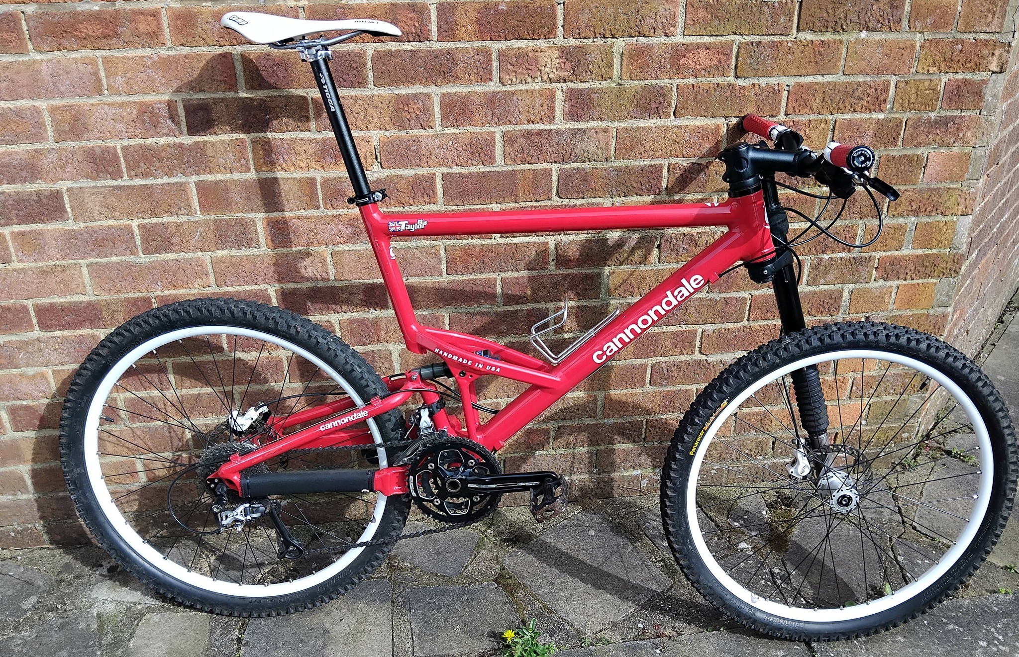 【美品・希少】Viper Red Cannondale F800 Lefty Hello Lefty community I have a Cannondale f800 lefty which I'm