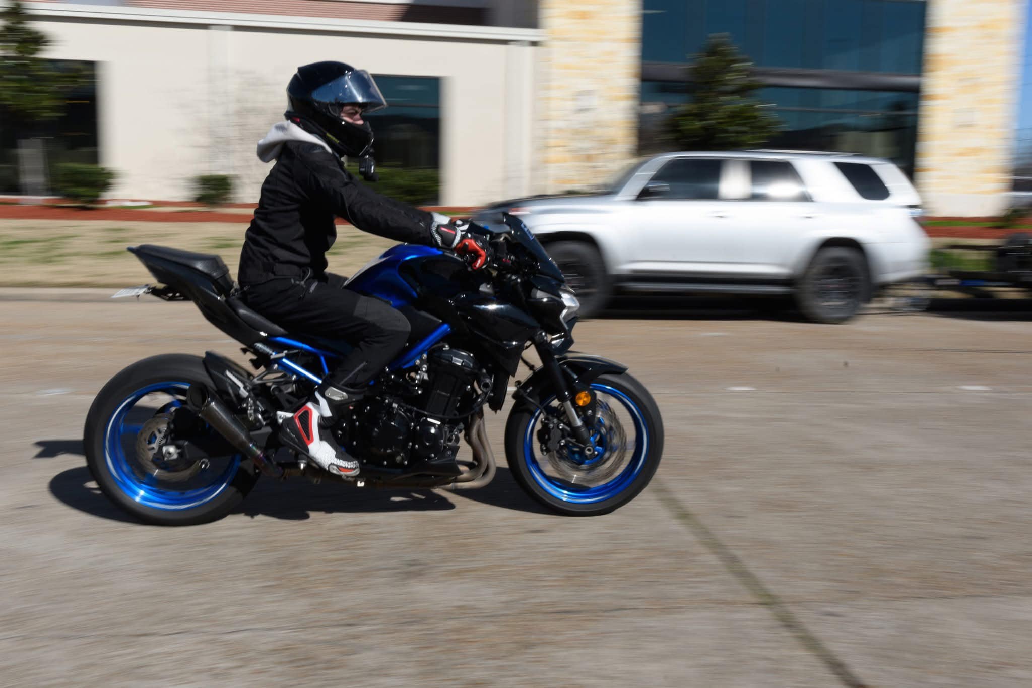 Kawasaki Z800 in unique light blue color