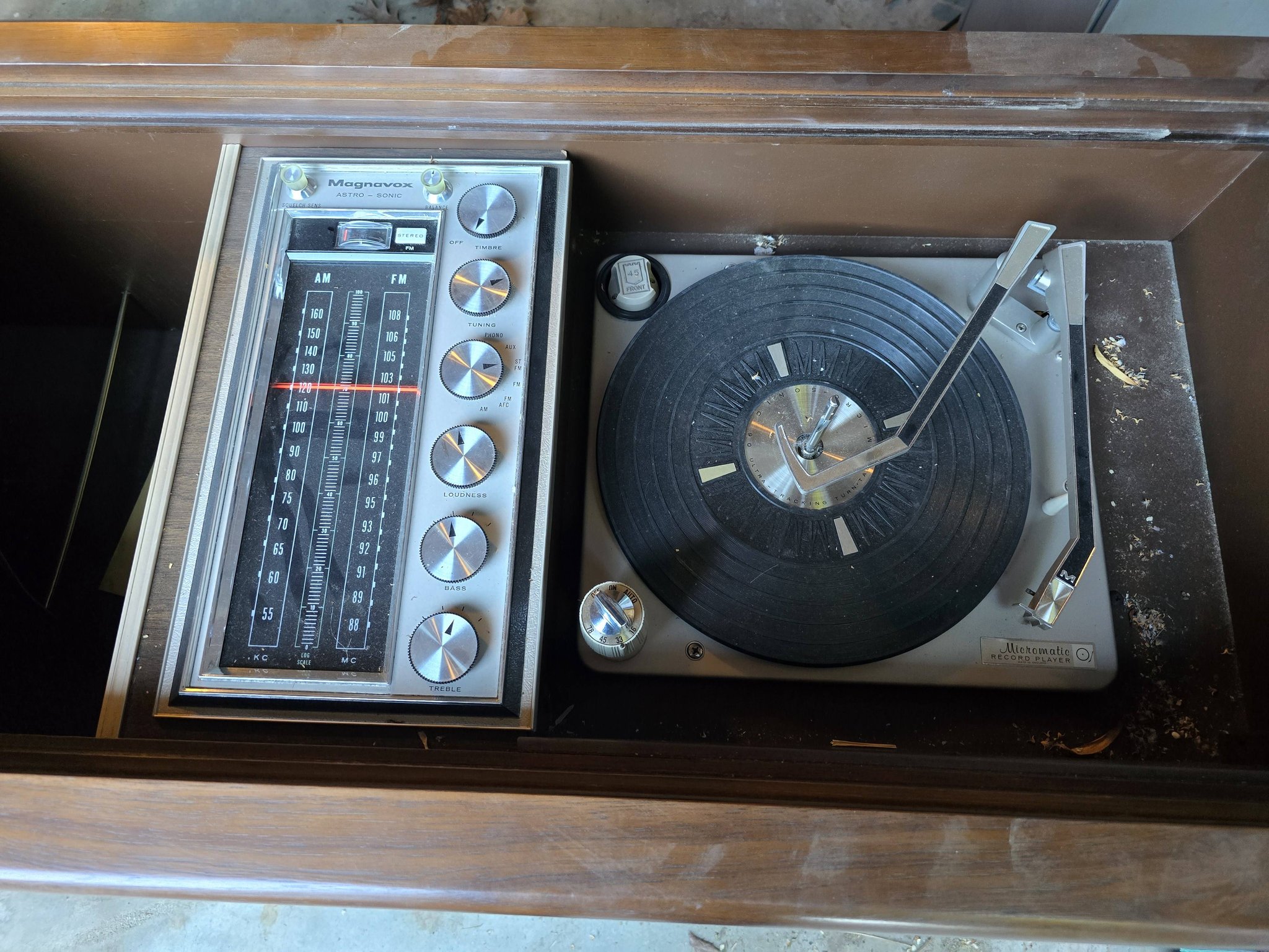 Magnavox Astro-Sonic console stereo identification and value estimate