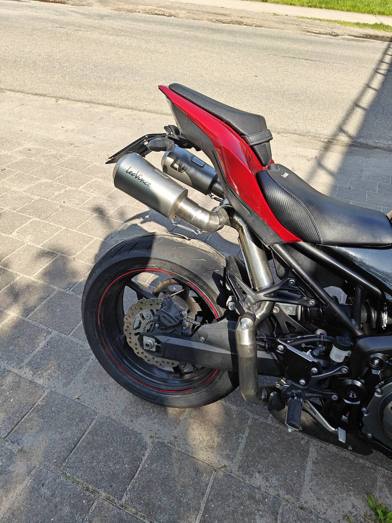 マコ Custom exhaust for Kawasaki Concourse14