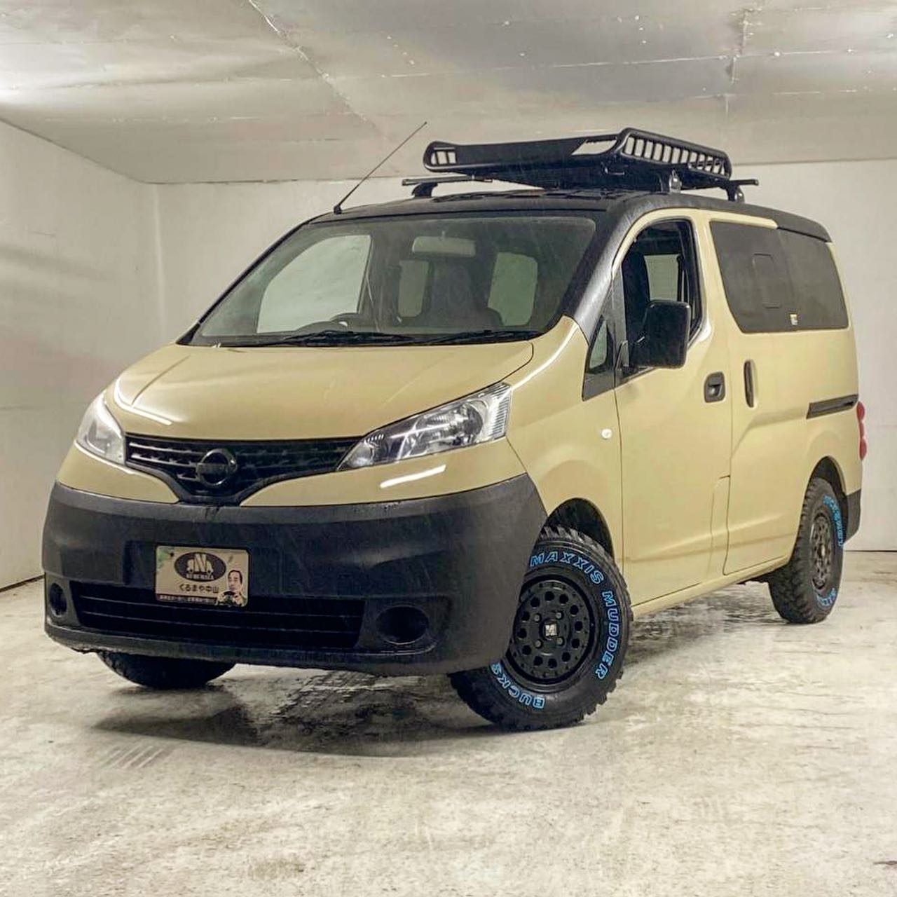 Nissan NV200バネットwith XTREME-J RUGGED 14x5.0J 4-114.3 +42 Satin