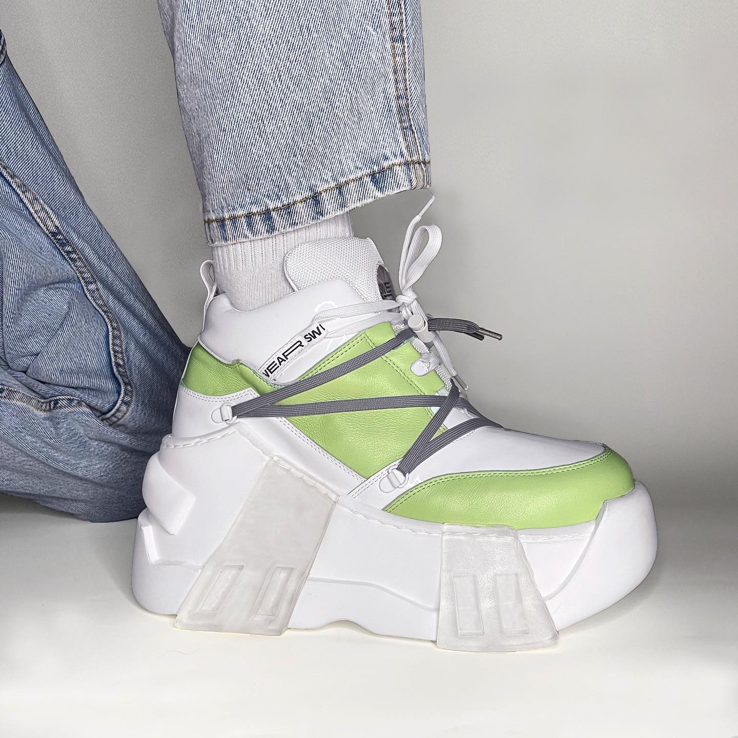SWEAR - The AMAZON in patent white leather and details in 