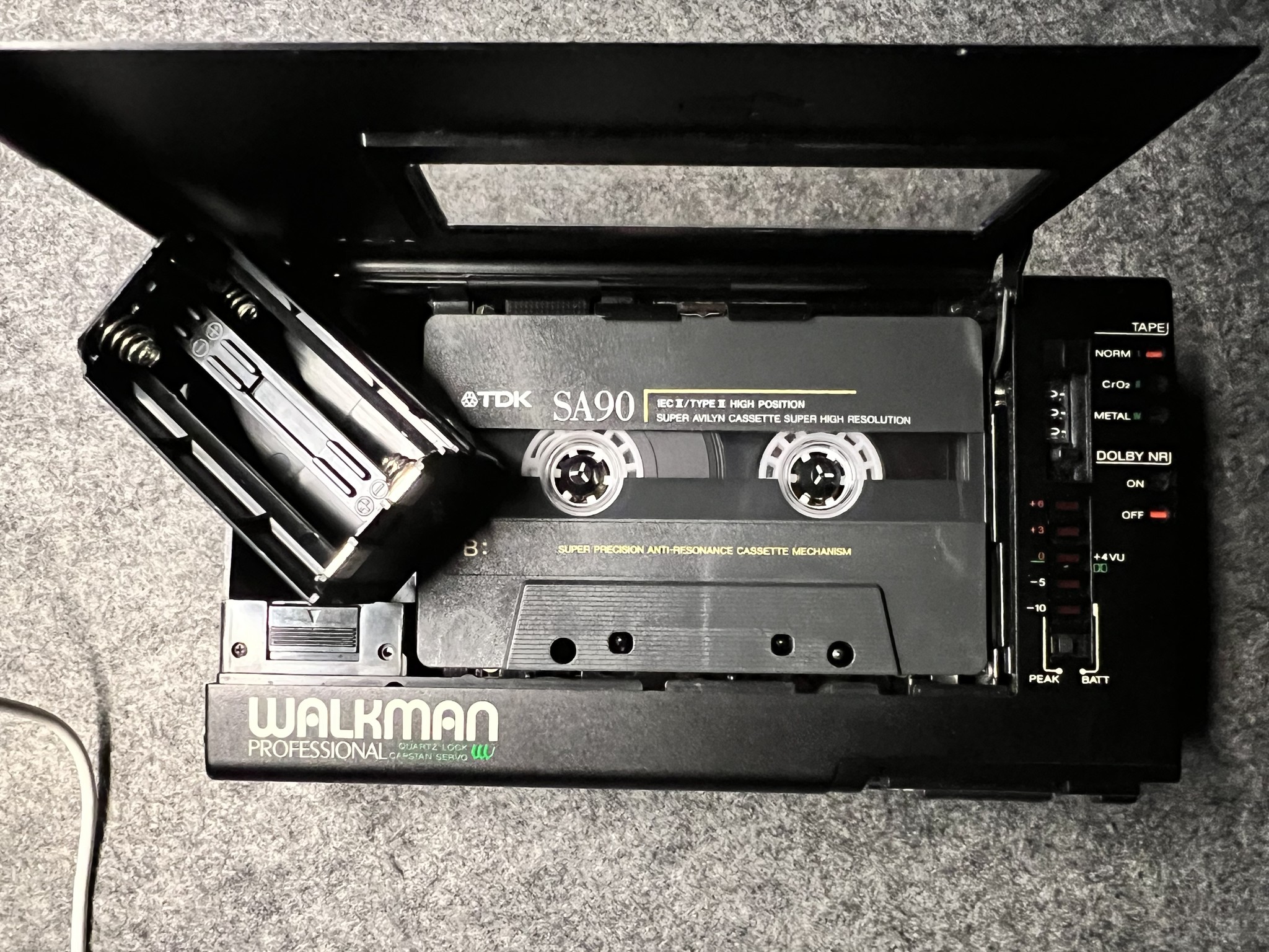 Hello group! who knows the difference between SONY WM-D6C and SONY 