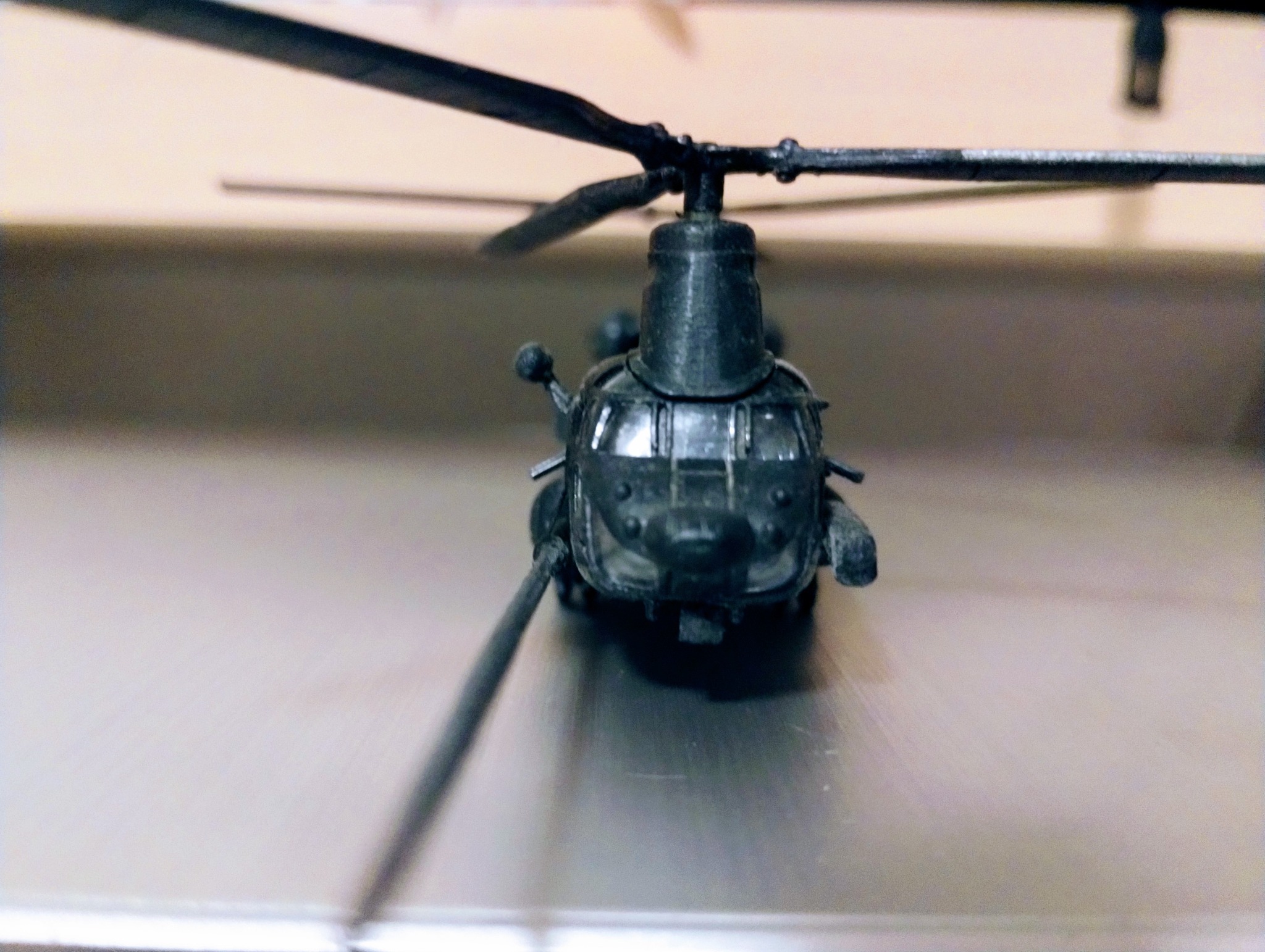 Boeing CH-47G Chinook model in 1/144 scale