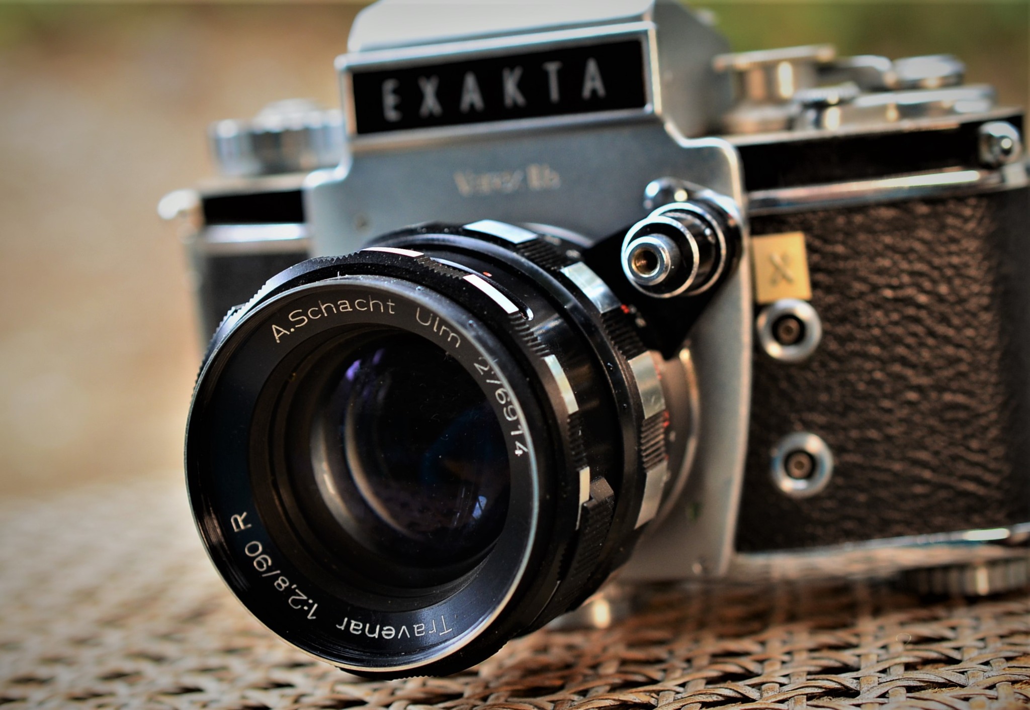 90mm f2.8 Travenar-R on fujifilm X-H1.** Its classic portrait lens