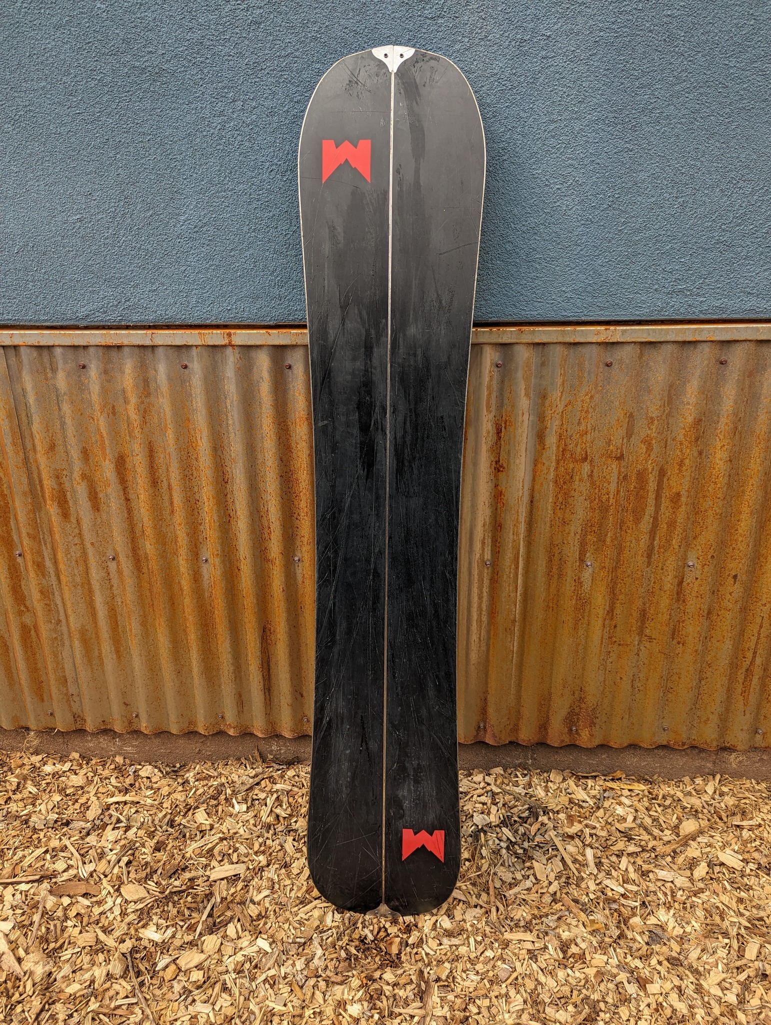 157W Weston Backwoods Splitboard w/ New Skins (less than 5 days