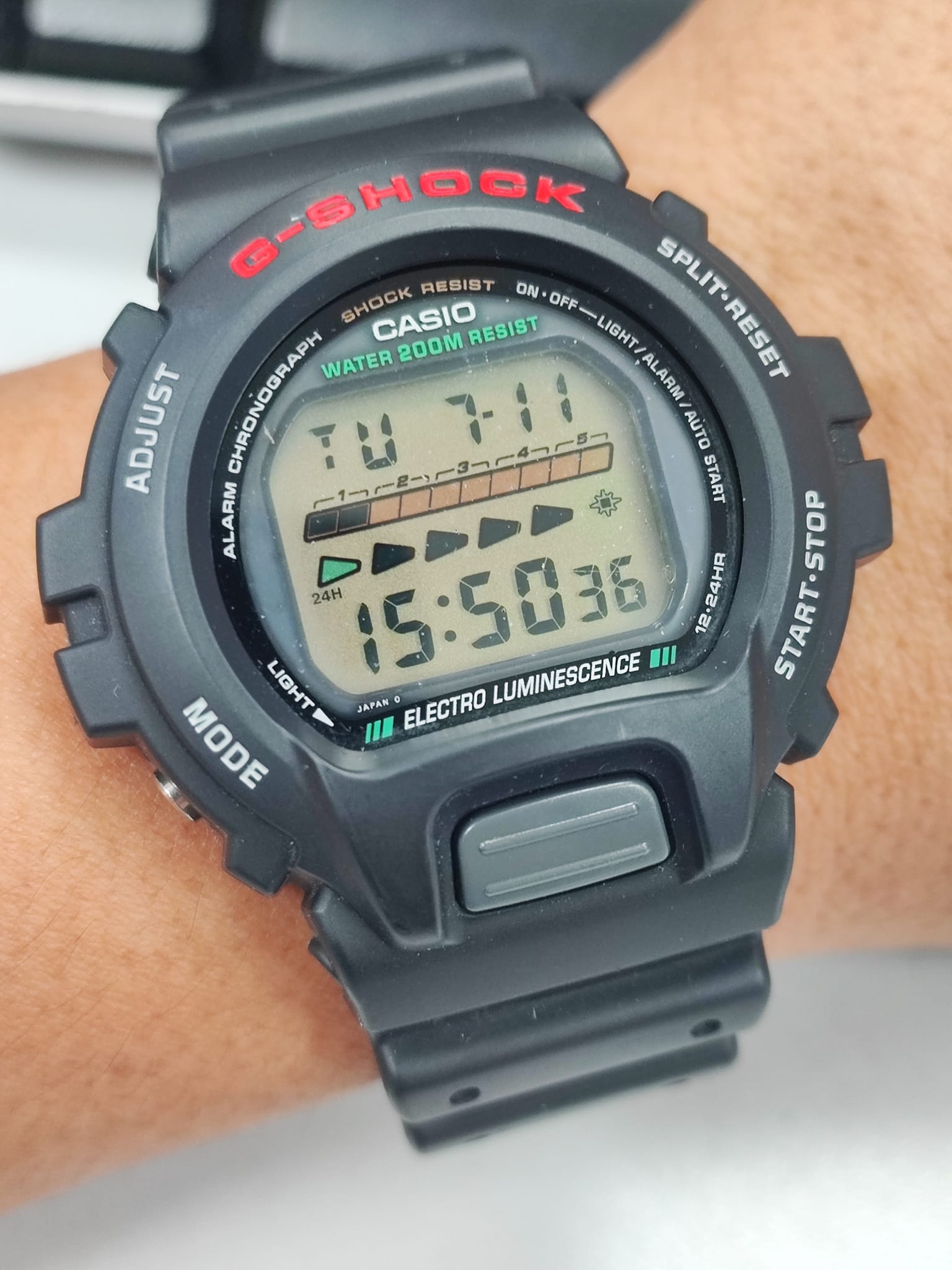 Montre Casio DGW-30 / DW-320 Vintage 1991 - Métal, Affichage Digital Digi Graph, Japan