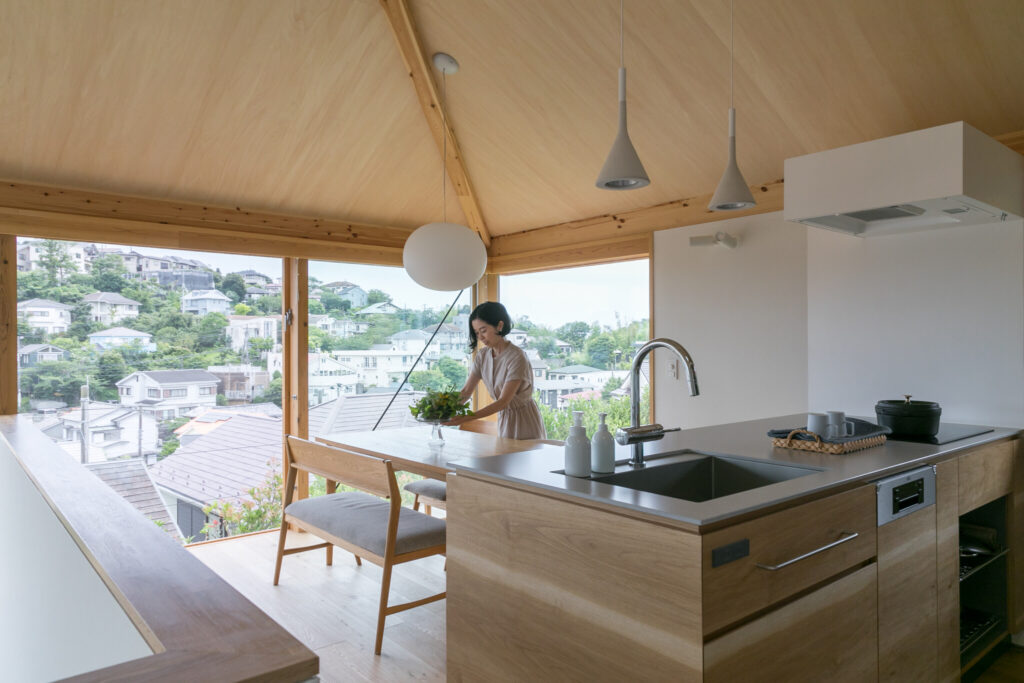 鎌倉山の景色を一望 開放感あふれる大空間で... - 100% LiFE (Web Magazine)