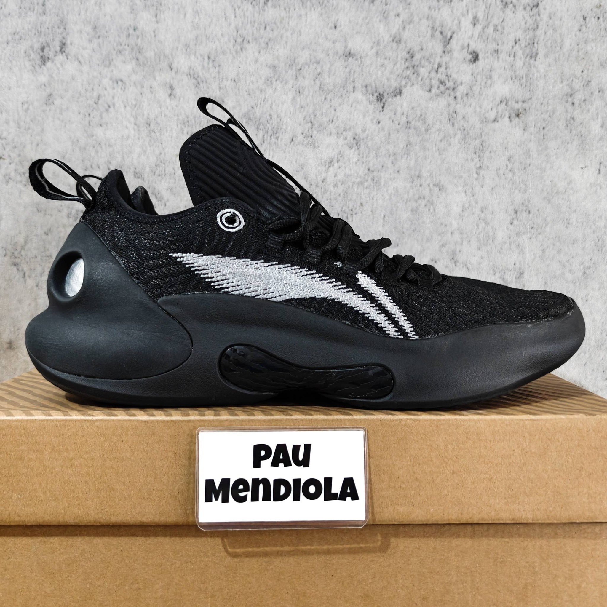 LI-NING FEIDIAN 5 ELITE ? From Osaka Japan ?? Mens size: 7-10 
