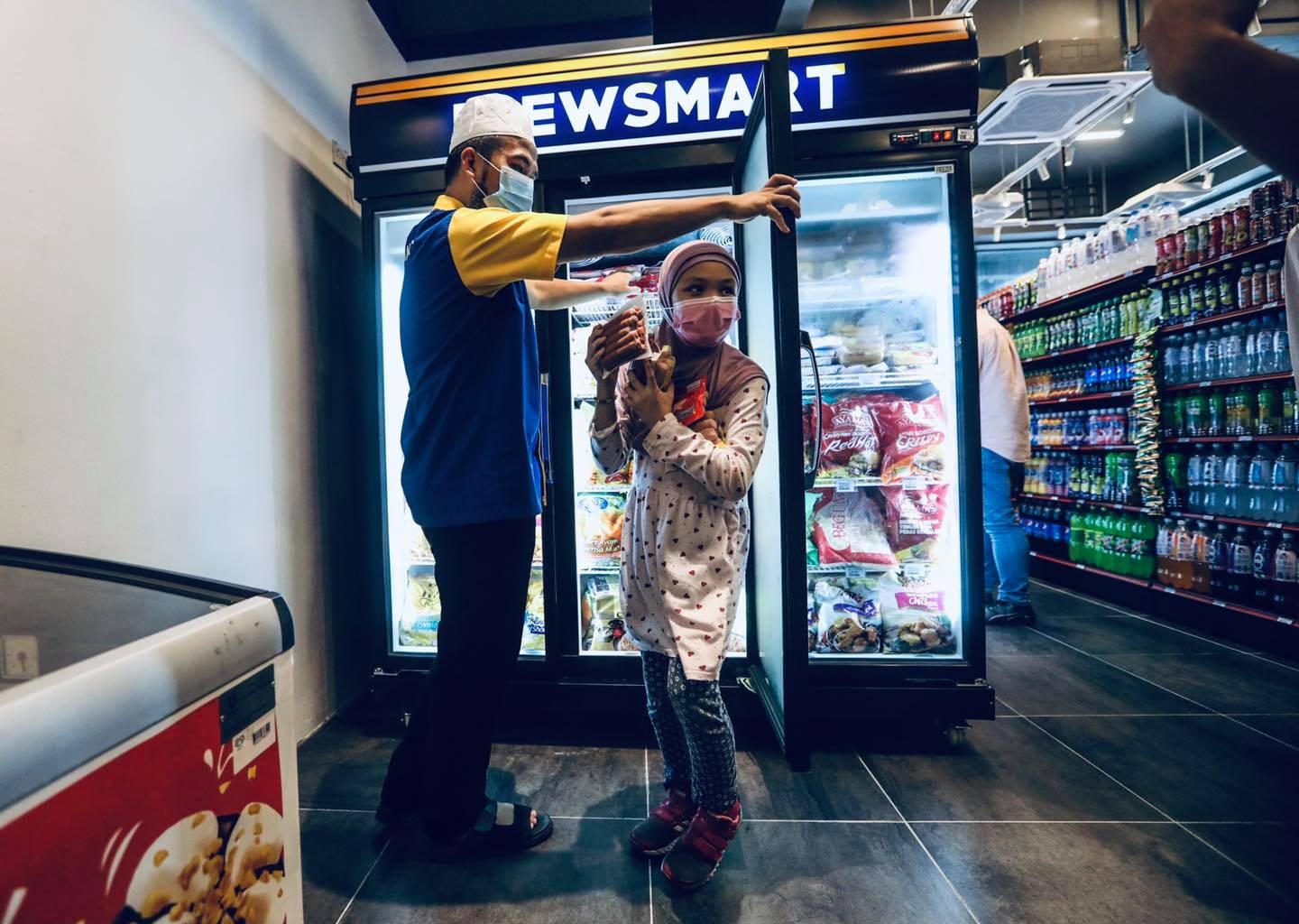 Elewsmart - Throwback Elewsmart : Syukur. Keluarga dari...