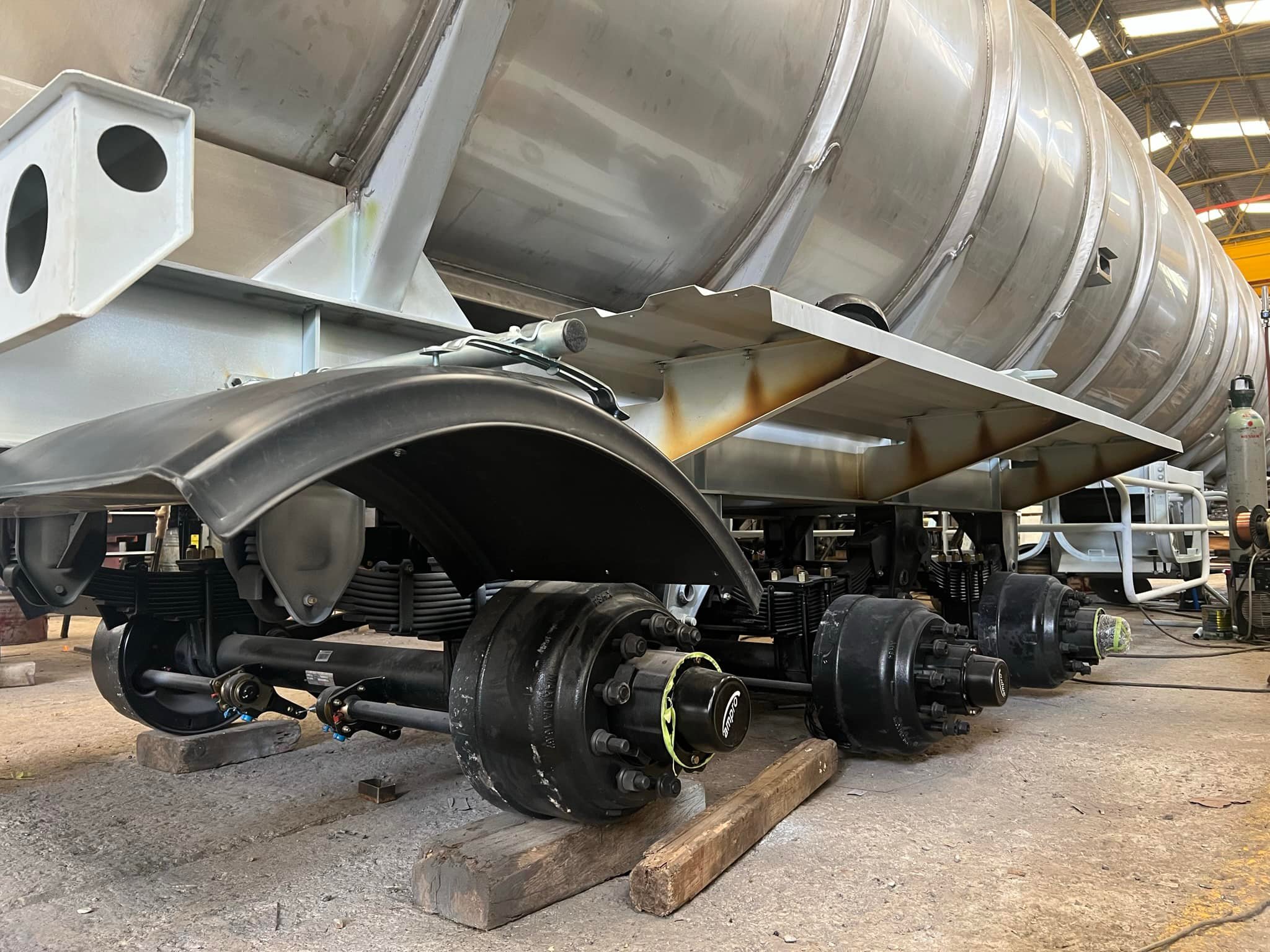 Trailers INCA Fruehauf | Madrid