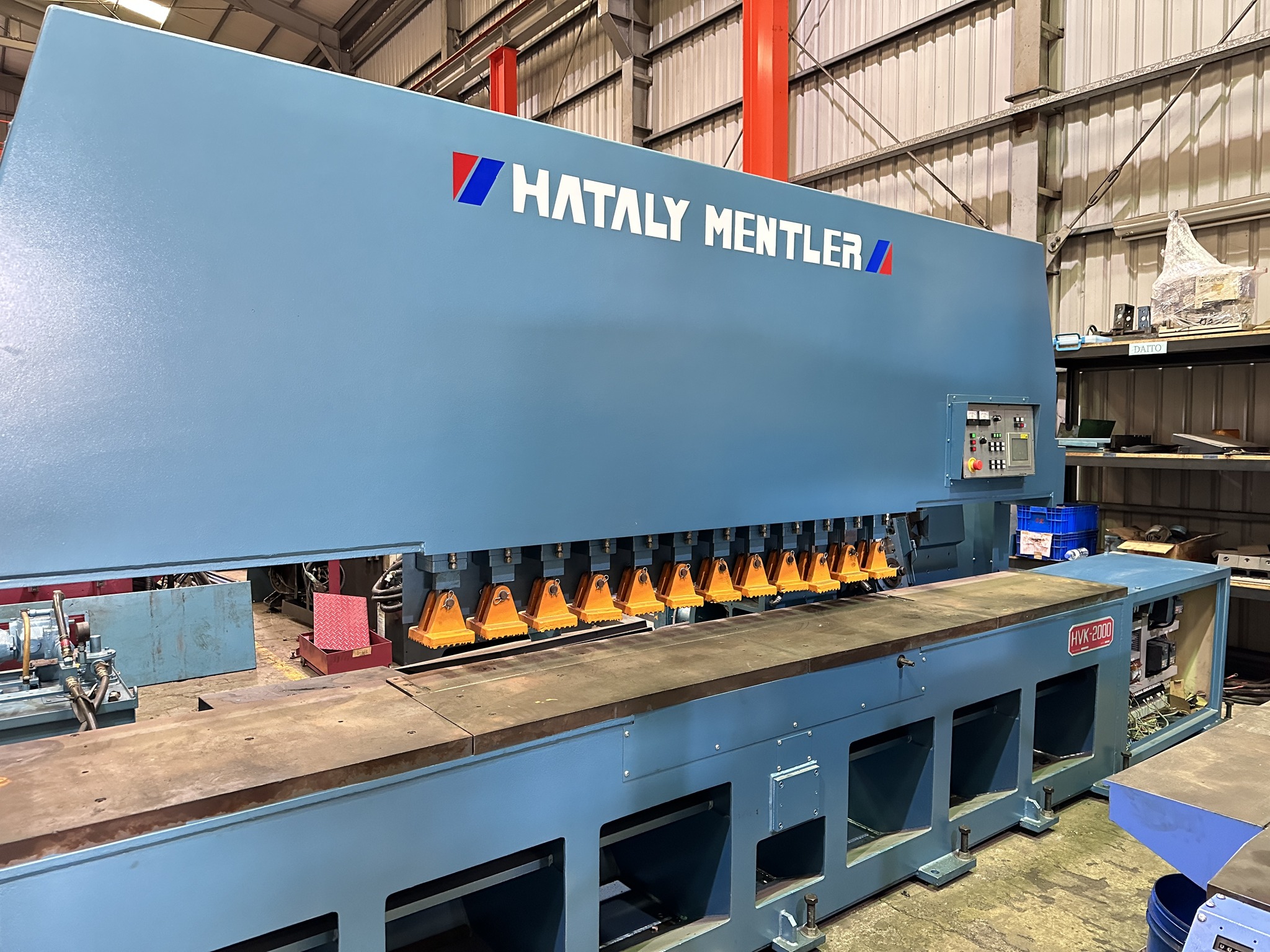 DAZHU 大竹工業有限公司 - 中古機入庫 日本HATALY HVK-2000 年式:1994 鐵板開槽機...