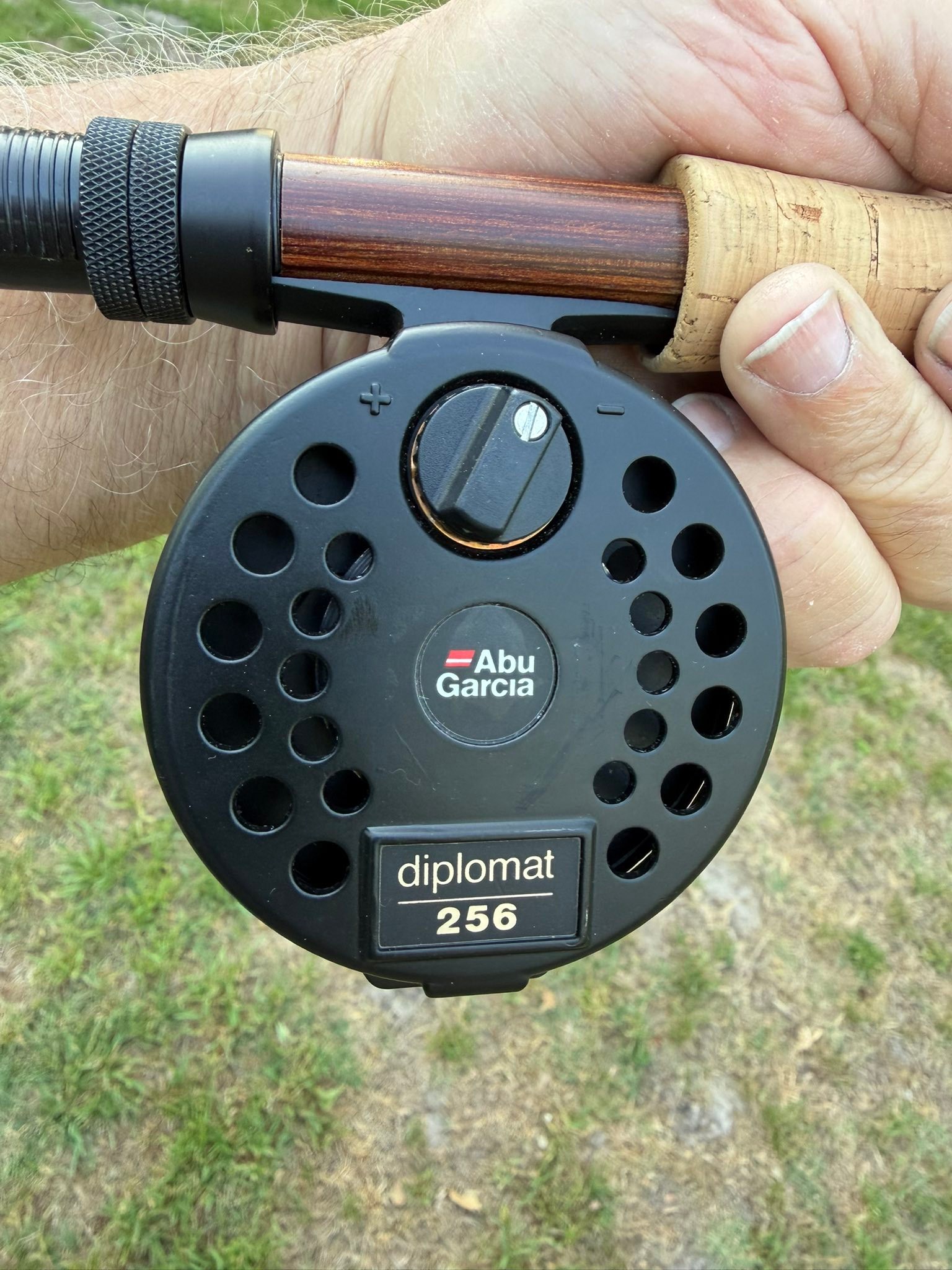 baitcaster reels with bait clicker Heavyweight Championship Reel | Catfishing Reel Abu Garcia Pro Max3 Color:Yucatan Fire Drag_5-6 kg perfect for finesse fishing.