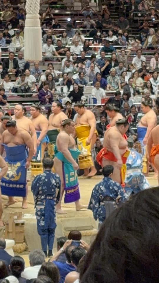 宝富士関の断髪式でのお写真です！ ニトリの化粧まわし大変お似合いで