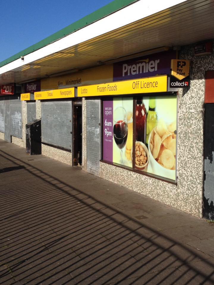 Premier Top Shops Ty Sign. | Risca