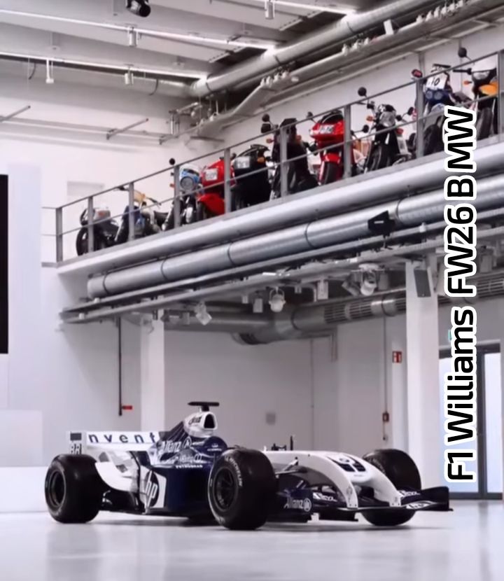 Williams BMW FW26 unveiling in 2004