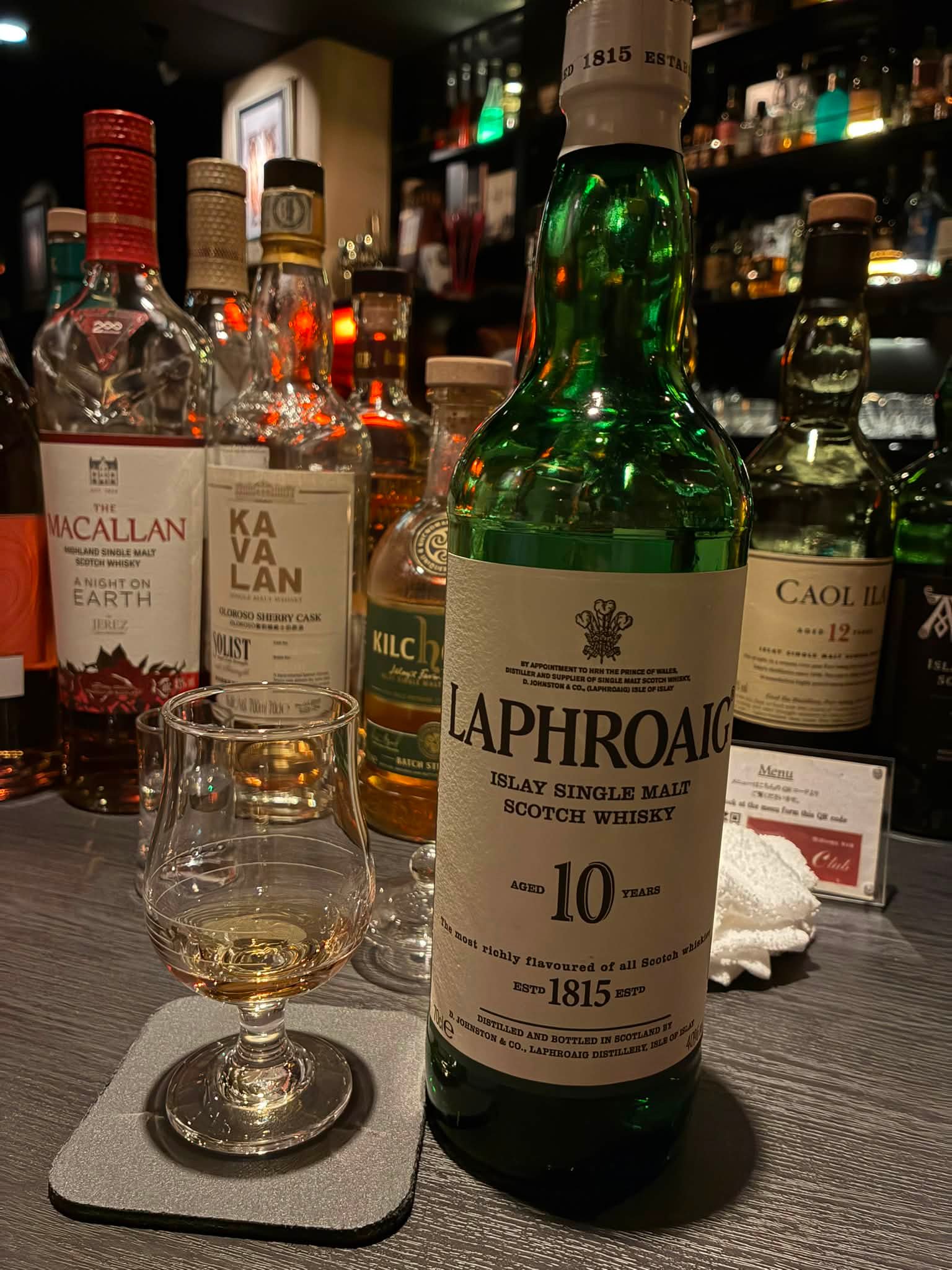 モンキーショルダーの肩エンブレム