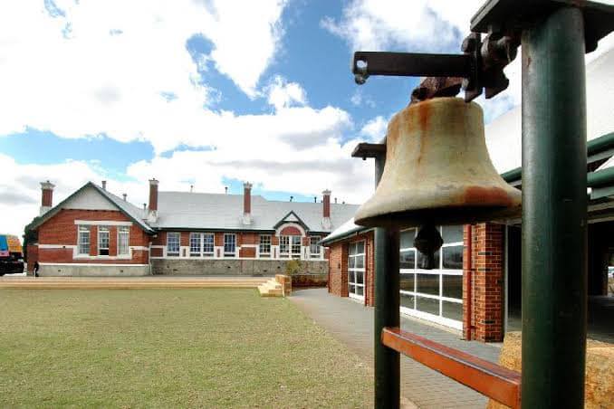 Leeming Senior High School... - Leeming Senior High School